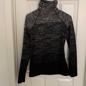 Medium Nike pro hyper warm turtleneck